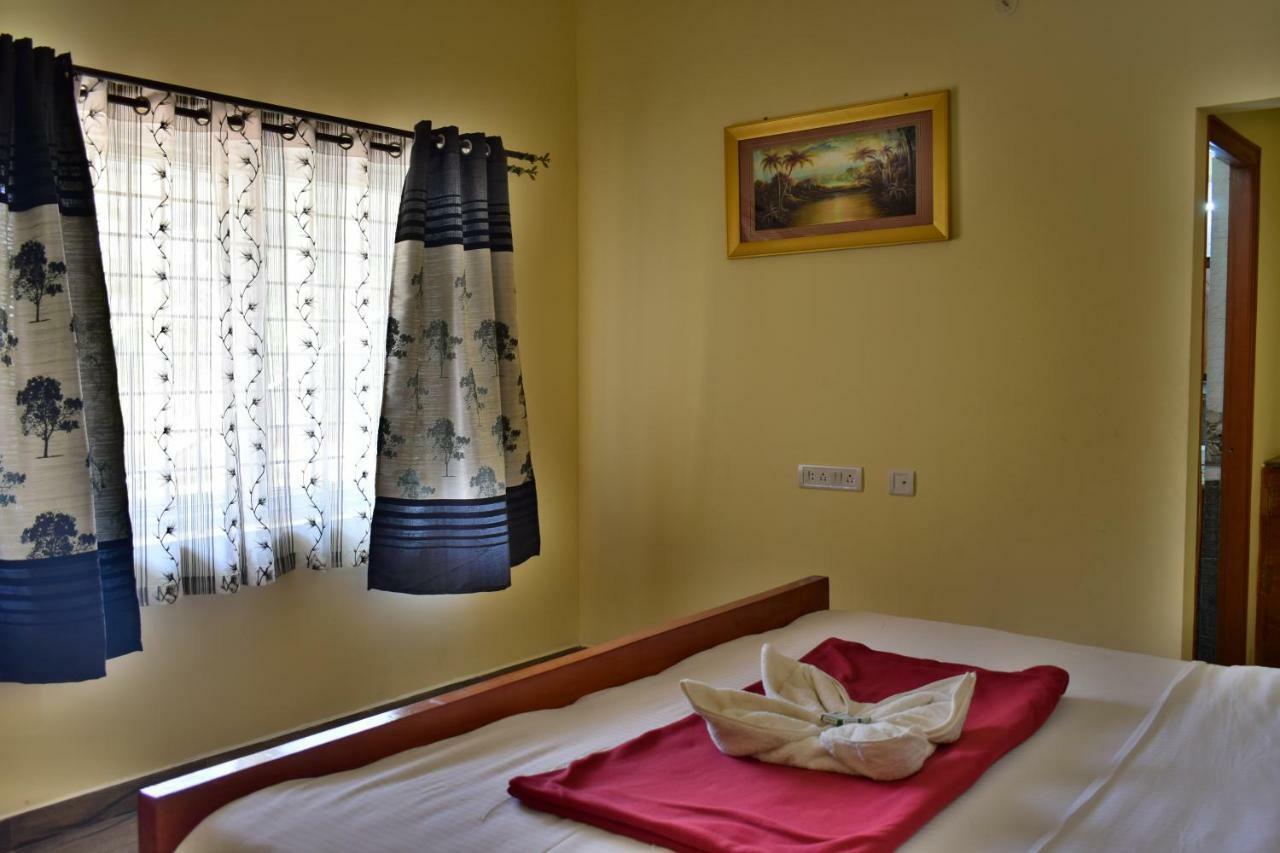 Kozee Kaves Hotel Йелагири Екстериор снимка