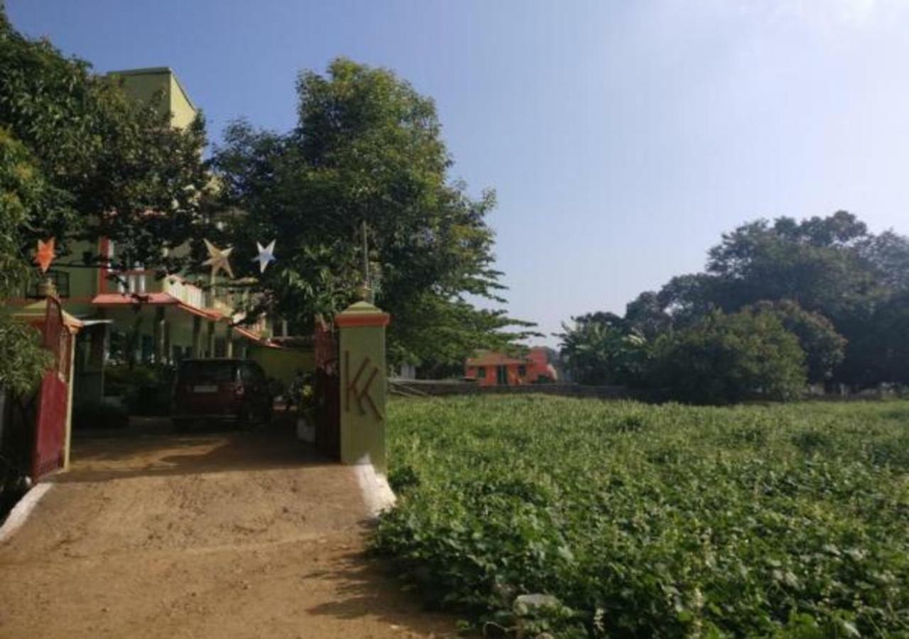 Kozee Kaves Hotel Йелагири Екстериор снимка