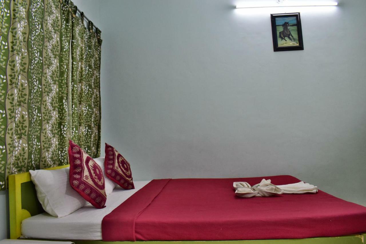 Kozee Kaves Hotel Йелагири Екстериор снимка