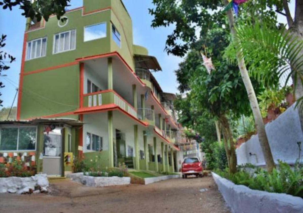Kozee Kaves Hotel Йелагири Екстериор снимка
